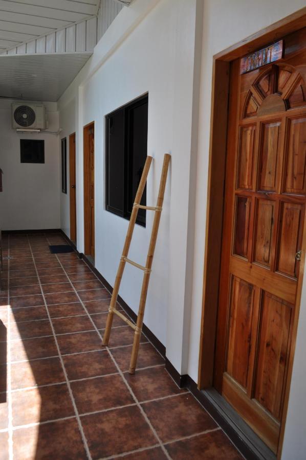 Dauis Casa Mia Inn מראה חיצוני תמונה